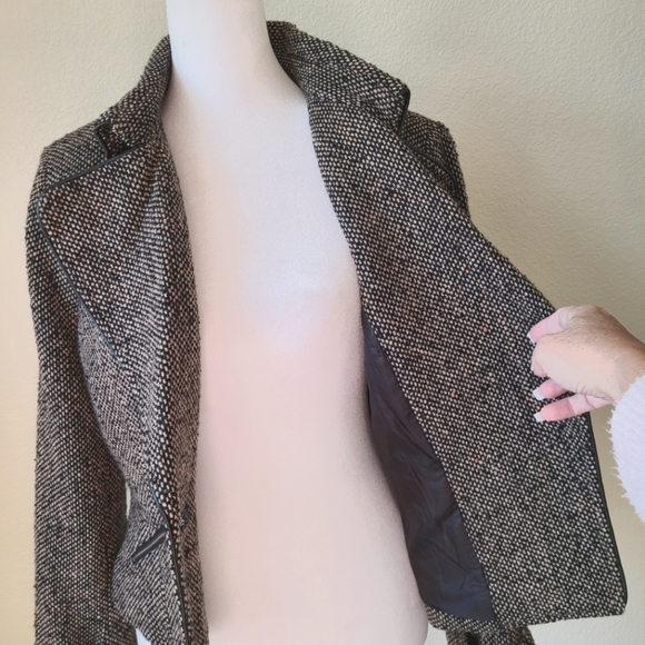 CAbi Tweed Moto Jacket Size 8 Wool Blend #638 Lined Zipper Pockets One Button - Picture 9 of 16